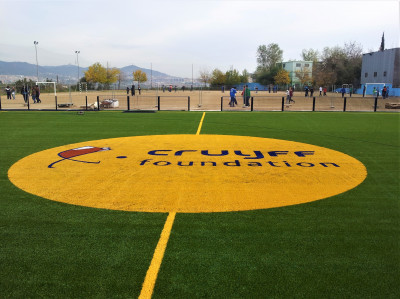Campo de fútbol césped artificial