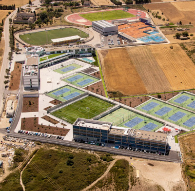 Vista aérea del centro deportivo de la Rafa Nadal Academy  